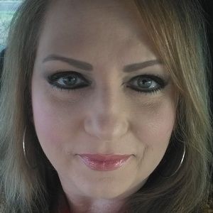 Meet your Posher, Faye